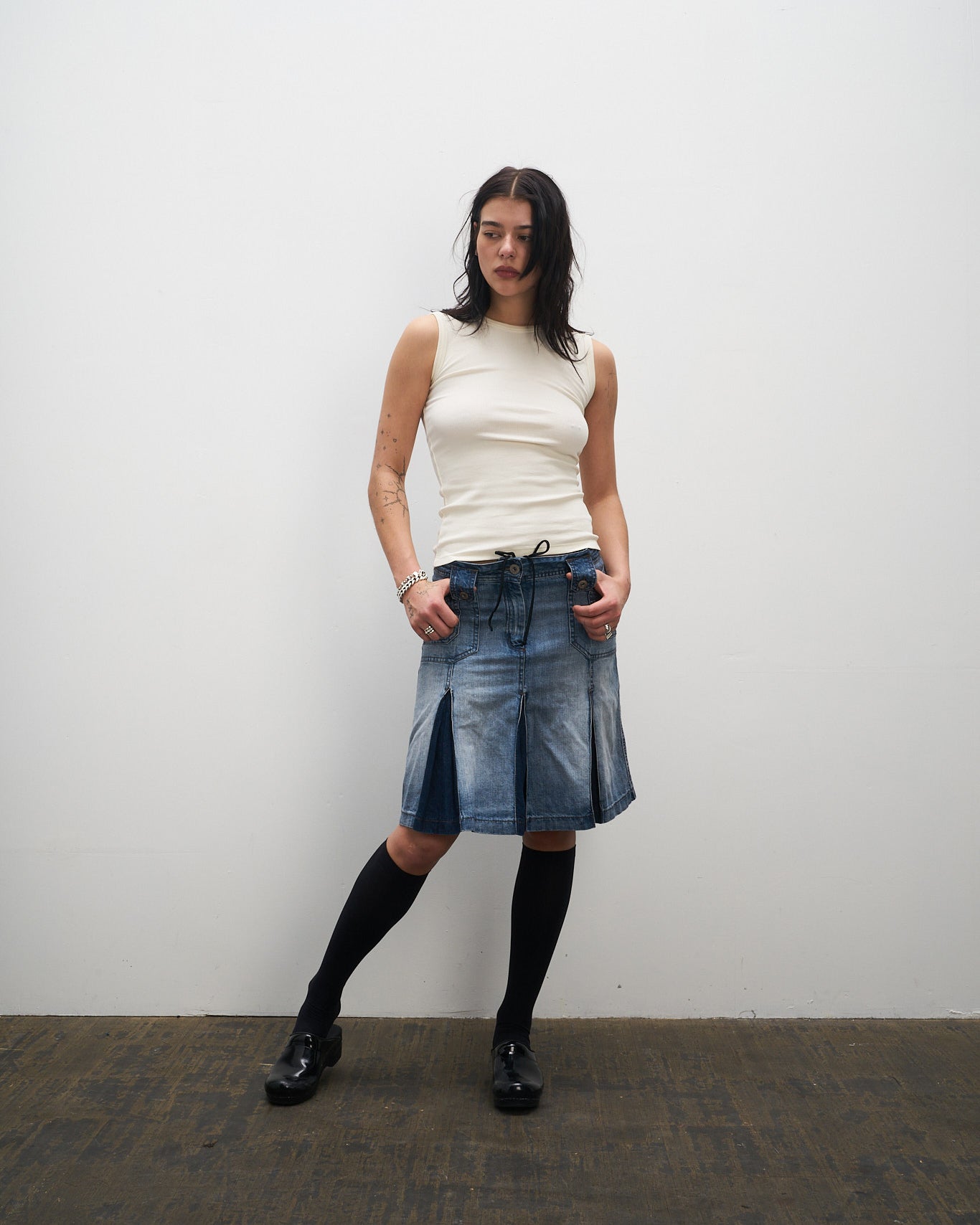 Sleeveless T-shirt